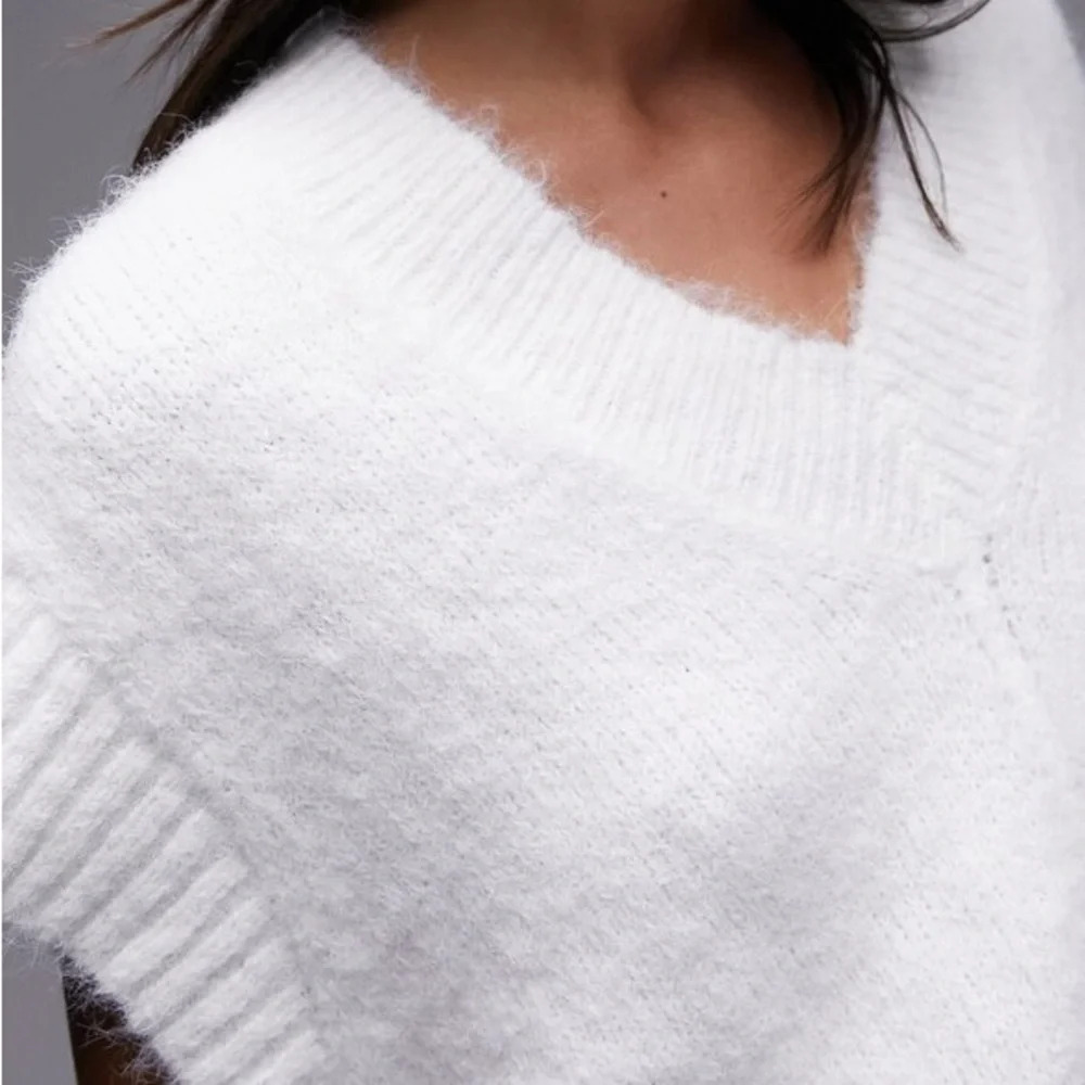 Topshop Fluffy Muscle Sleeve Sweater size 0-2 - Picture 9 of 11